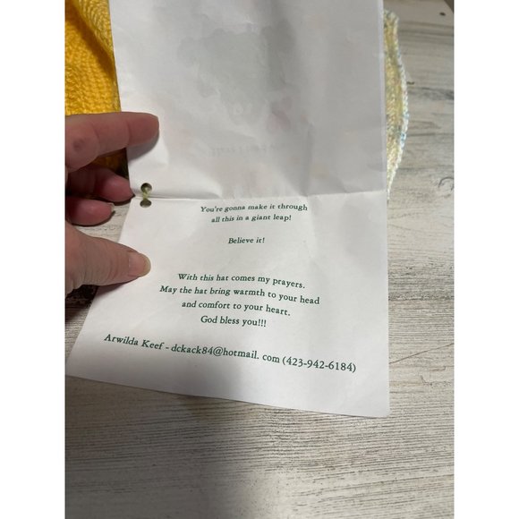 Two hand made crocheted hats - Picture 5 of 5